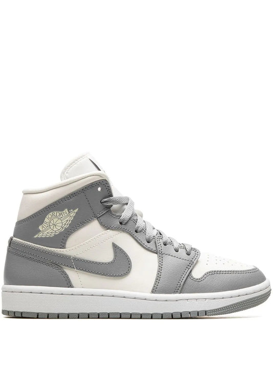 Jordan 1 Mid Smoke Grey sneakers
