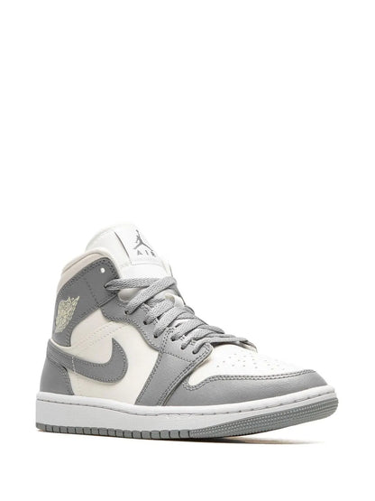 Jordan 1 Mid Smoke Grey sneakers