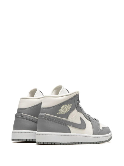 Jordan 1 Mid Smoke Grey sneakers