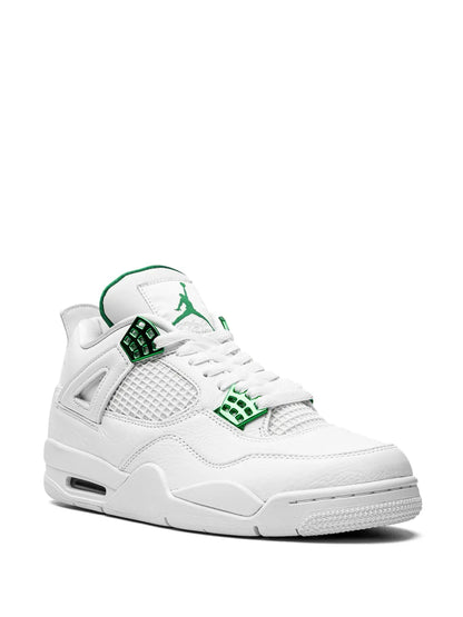 Jordan 4 Retro sneakers