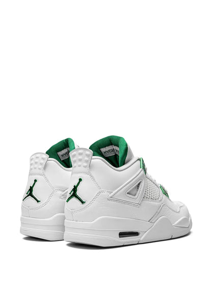 Jordan 4 Retro sneakers